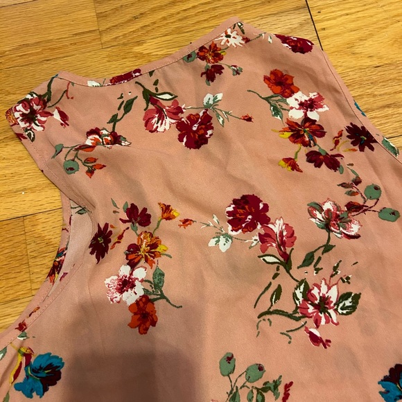 2 pre-owned lightweight blouses. Women. - Picture 9 of 9